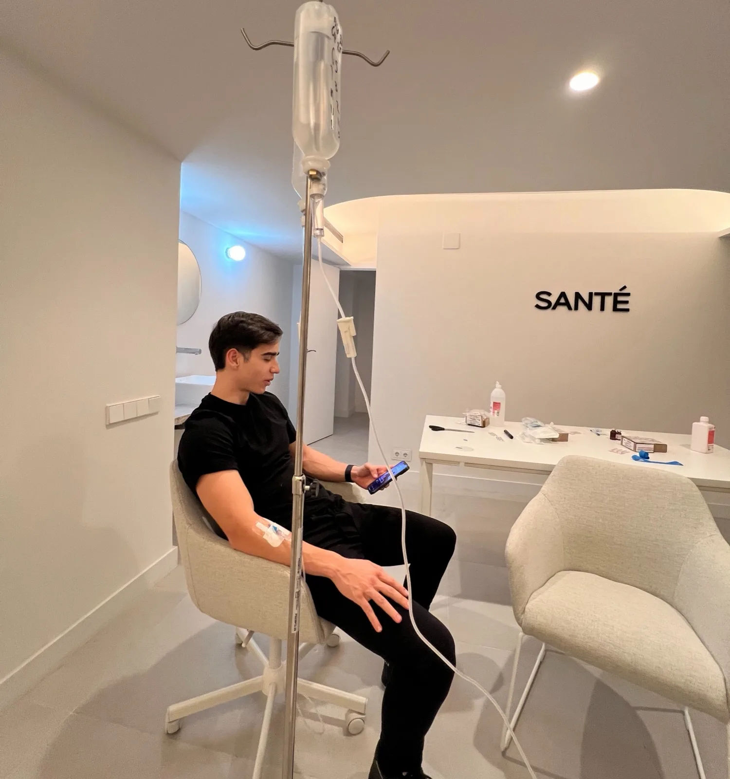 Alberto Rosas getting an IV protocol at the Sante clinic